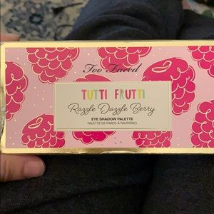 Too Faced tutti frutti - razzle dazzle